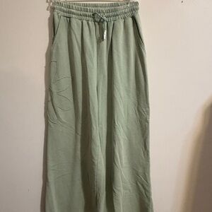 Easel Women’s small leisure washed terry knit sweatpants sage green flower side